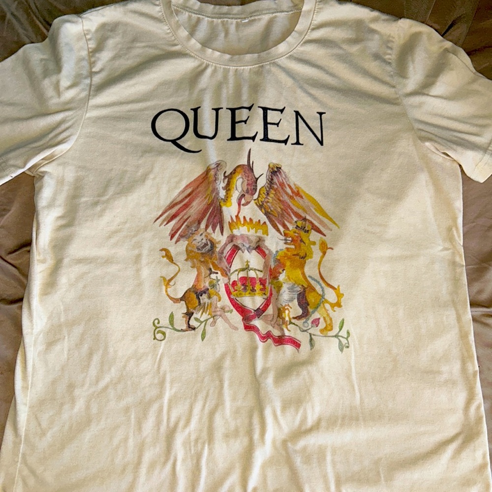 Queen short sleeve t-shirt